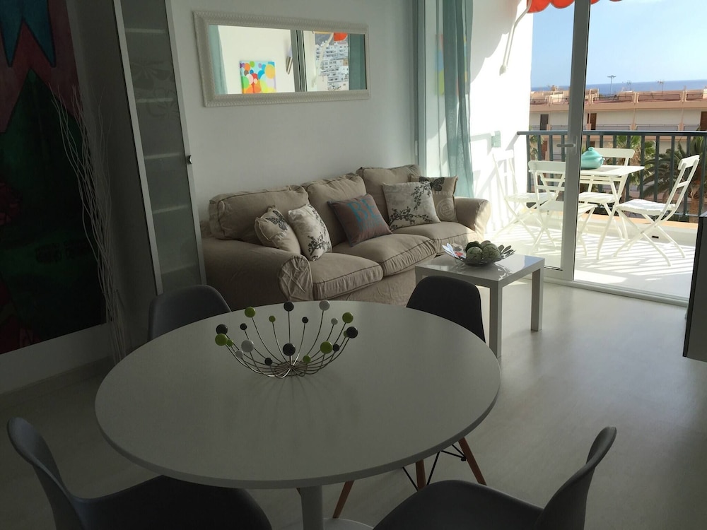 Delicious Los Cristianos,achacay,2bdr & 2bathr Beach Close Wifi Free