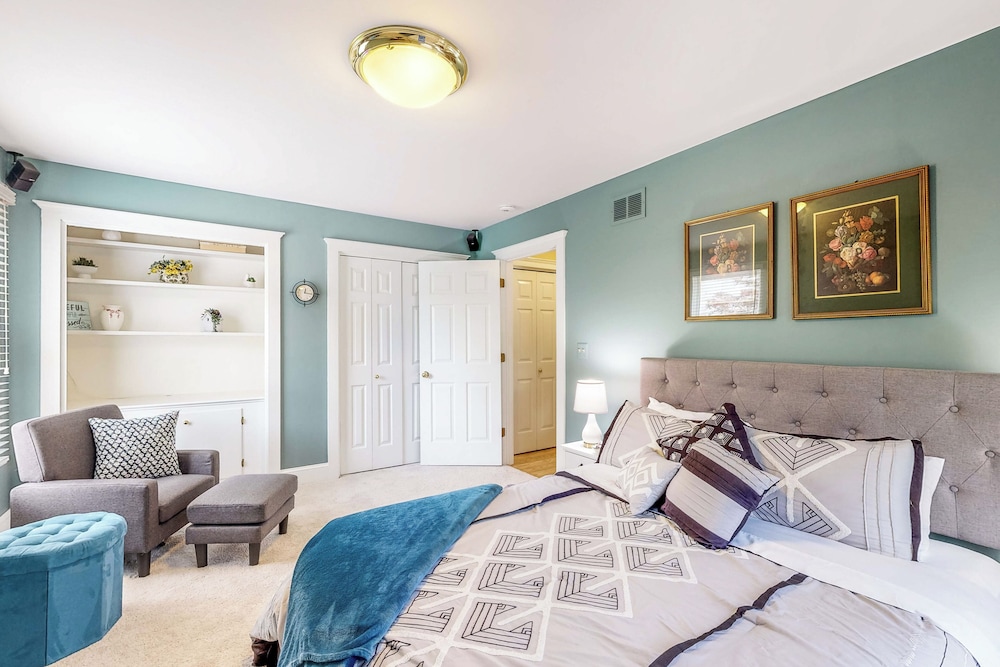Waterfront Allergy-free 4br, Dock & Home Theater