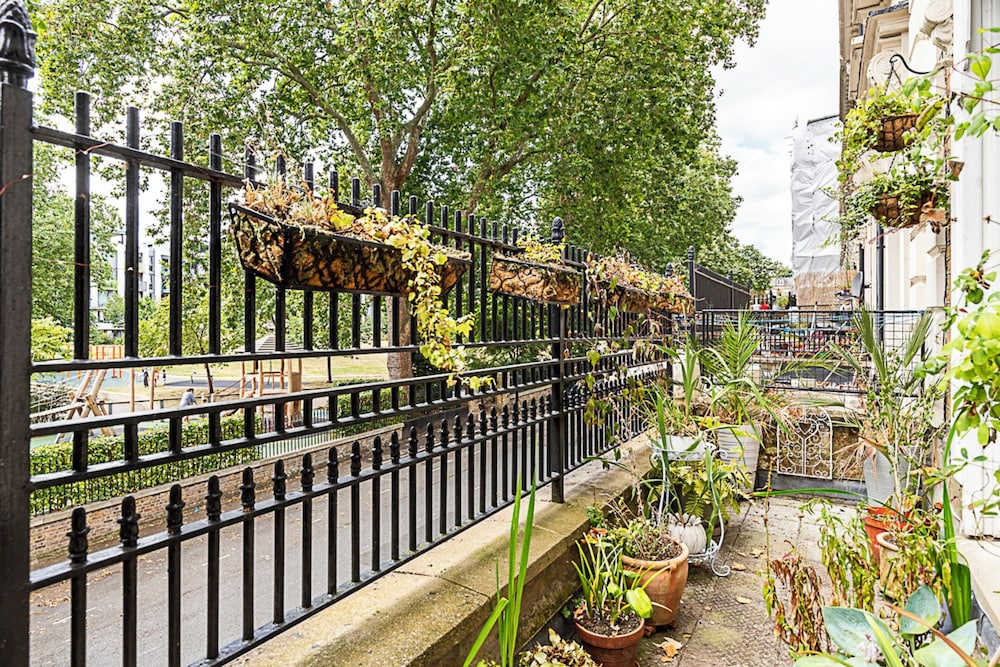 Chic 1 Bedroom Parkview Flat At Arundel Square