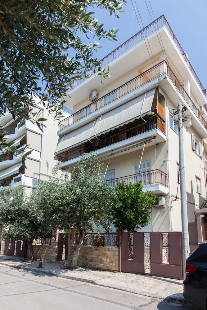 Spacious New apt w View in Agia Varvara view 2