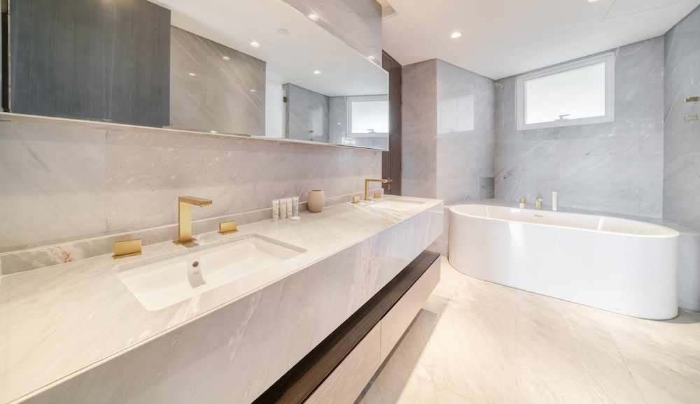 Five Palm Jumeirah Residences -Mint Stay