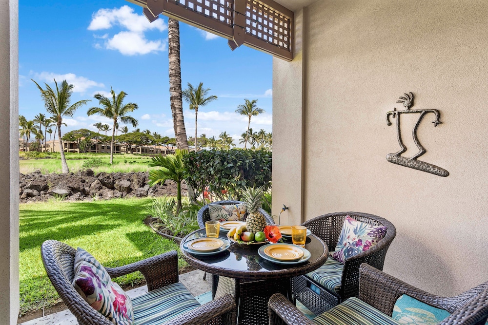 Spacious Top-floor Villa With Stunning Views - Walk to A-bay, Dining & Shops! - Vrkcv