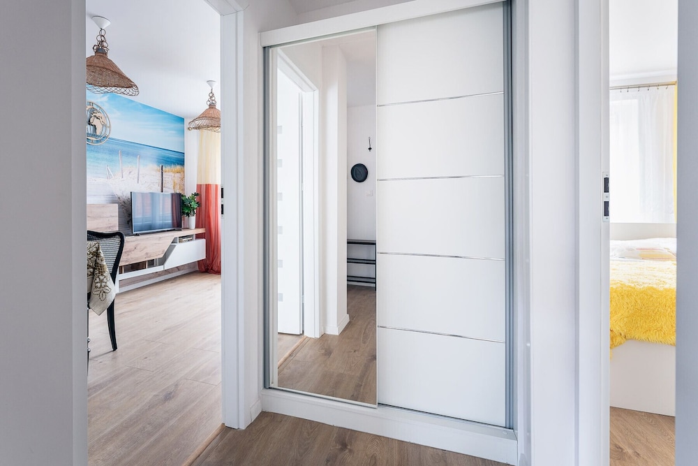 Wita Stwosza Apartment Gdańsk by Renters view 4