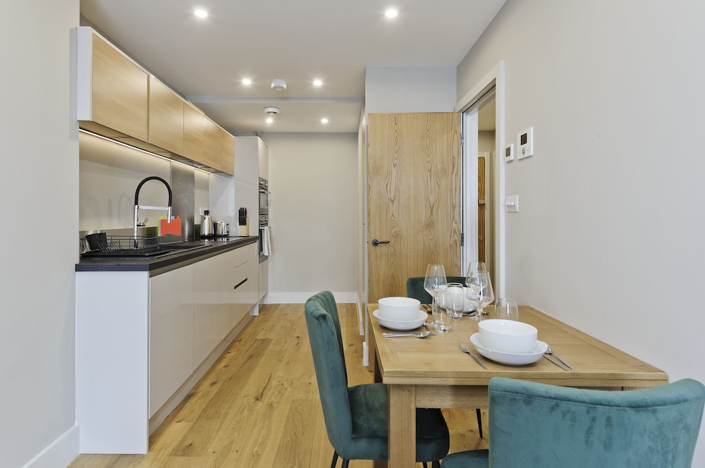 Immaculate new Apartment in Chelsea by Underthedoormat