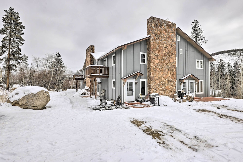 Cozy Winter Park Condo ~ 5 Mi to Ski Resort! view 5