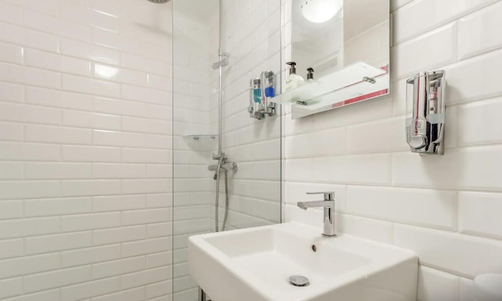 Hertford - Sleeps 2 - 92 Walking Score - Garden view 5