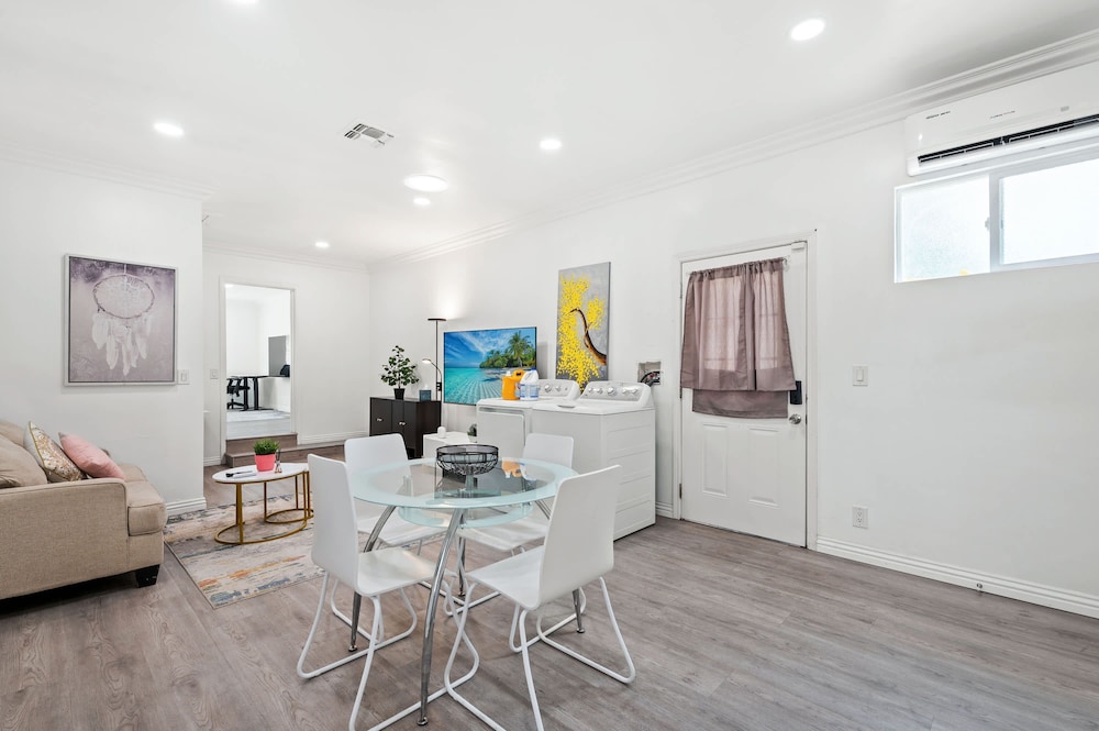 Spacious Bright Home Fully Equipped