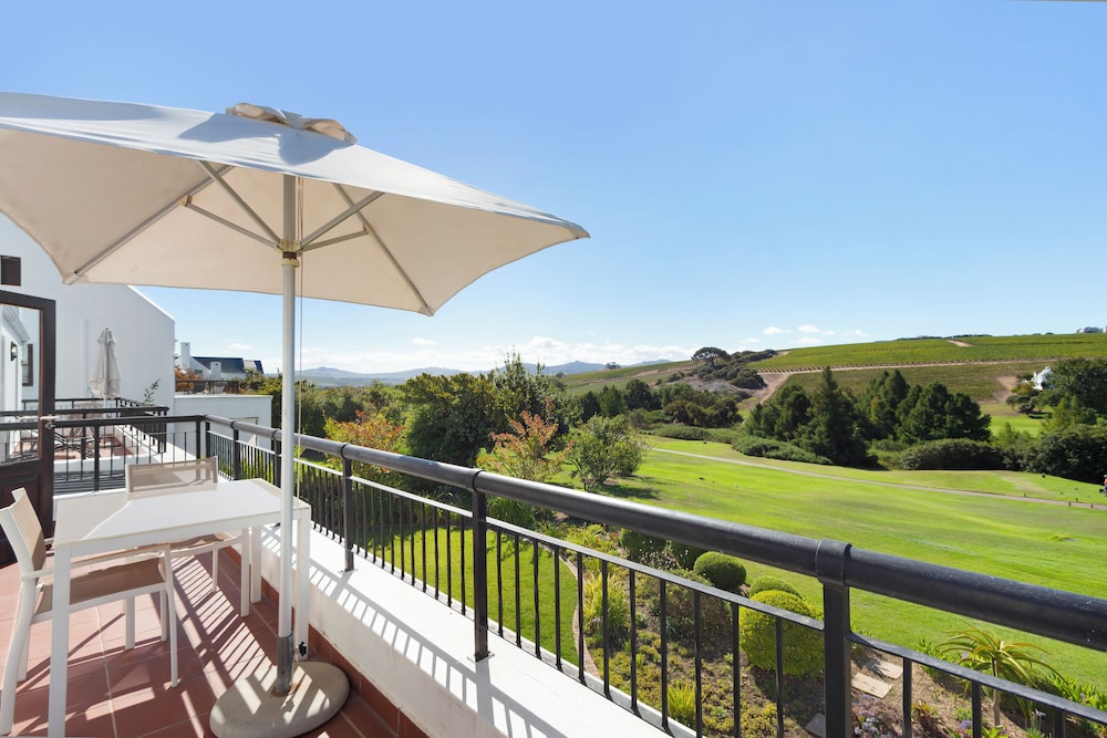 Winelands Golf Lodges at De Zalze