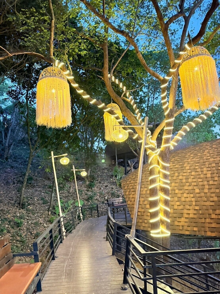 Phumala Lanta Seaview Resort