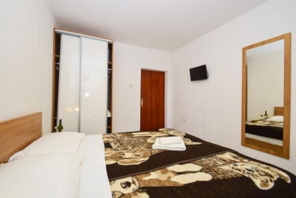 Apartments Dupin view 3