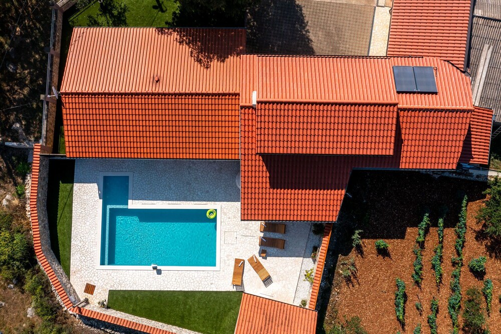 Villa Nika