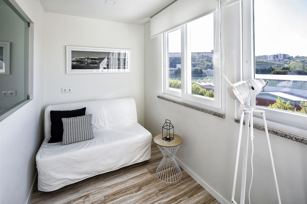 JR Studios & Suites — photo 40