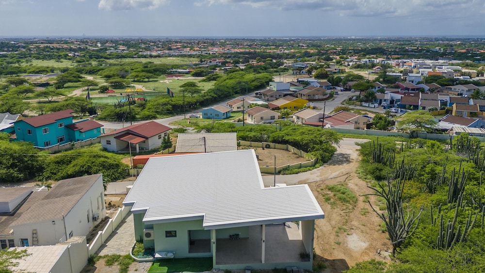 Modern NEW 2br1ba Nature Escape Great Location