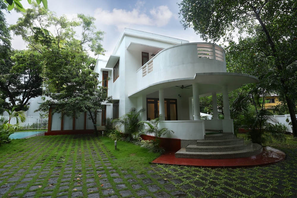 Beach Gate Bungalows CGH Earth