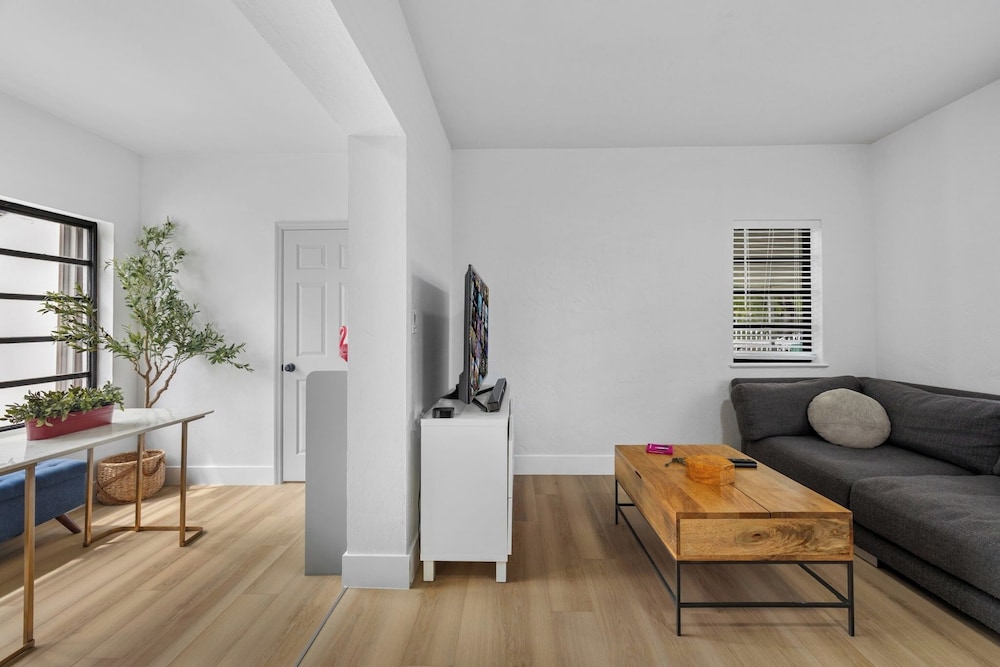 Charming House with Free Parking