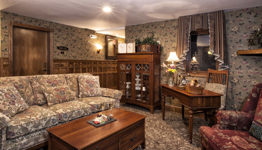 Bob Timberlake Inn at Chetola Resort