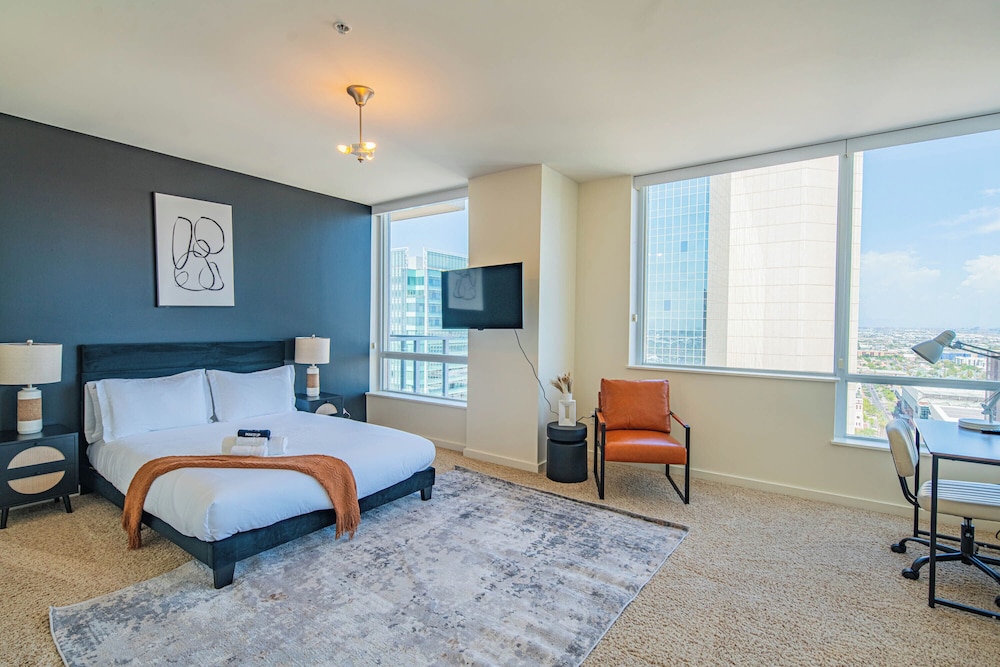 ROVE LIVING/KL - 44 Monroe