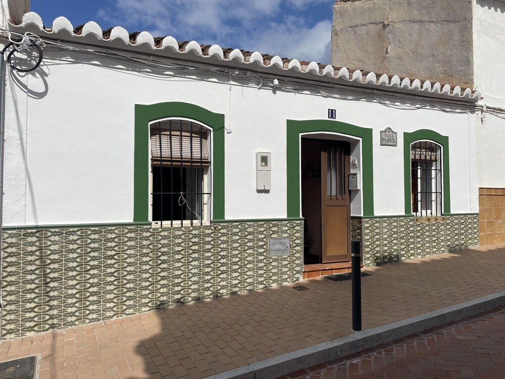 Casa Paquita con Piscina Privada en Maro By At Hom