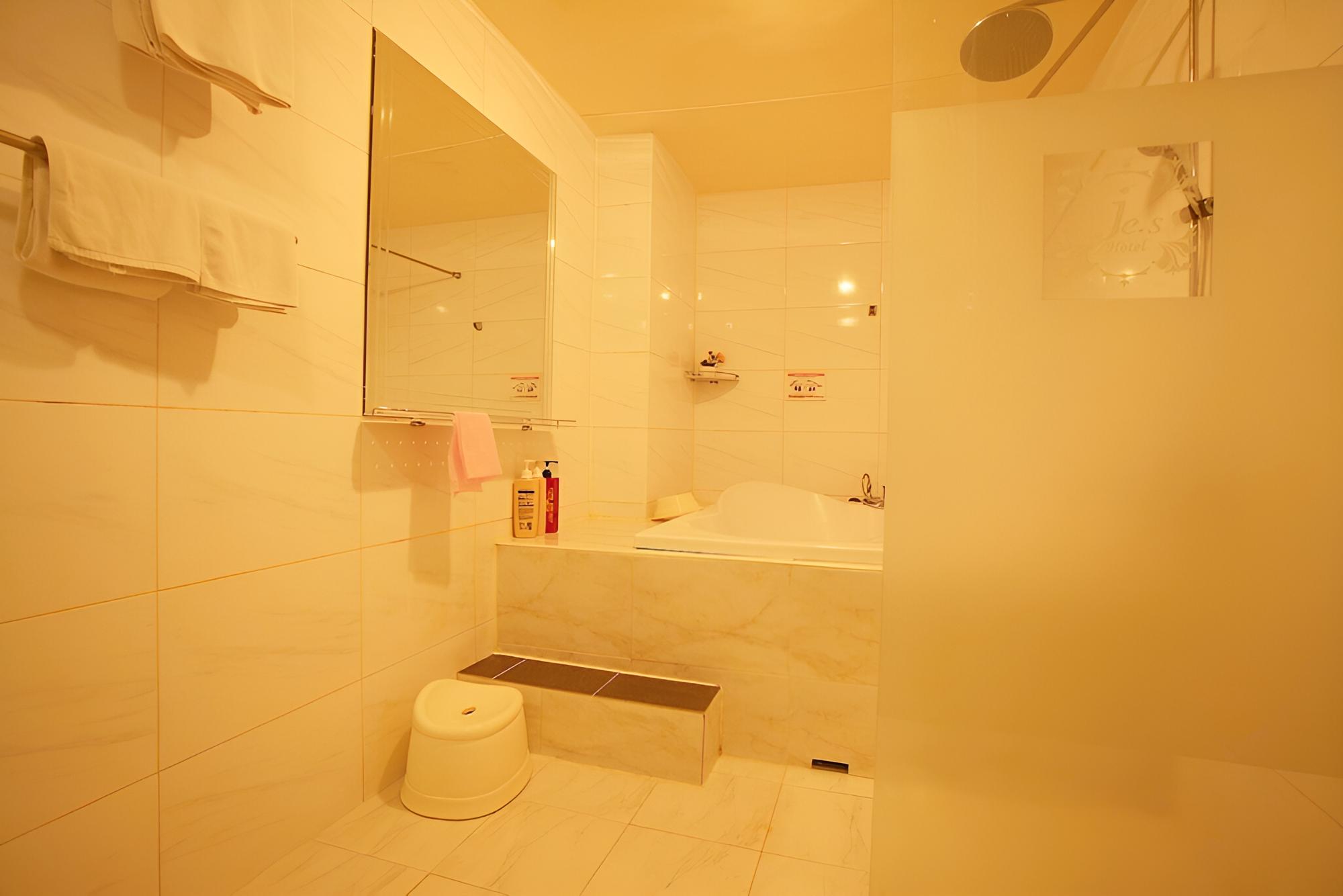 Photo 48