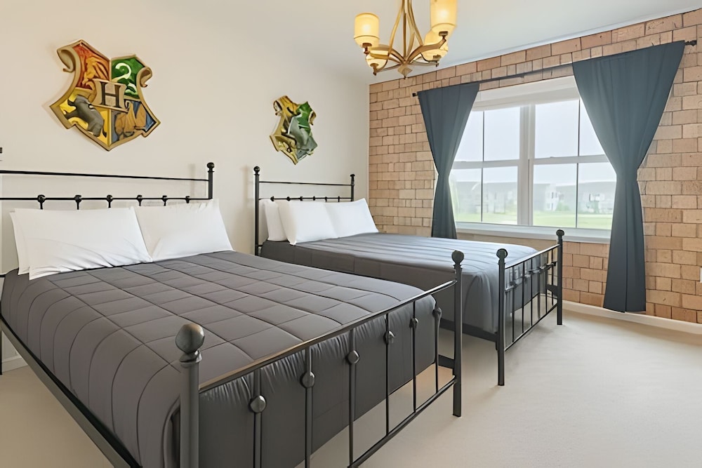 Modern 6BR Villa Heated Pool Solara Resort