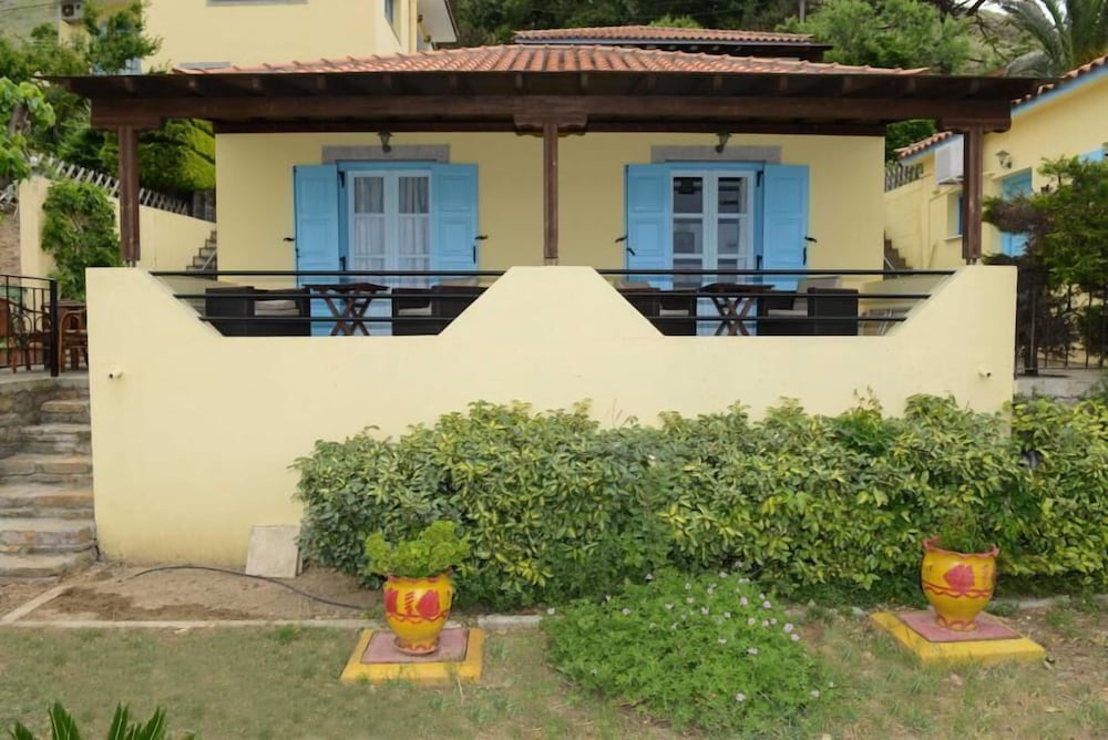 Dina Hotel