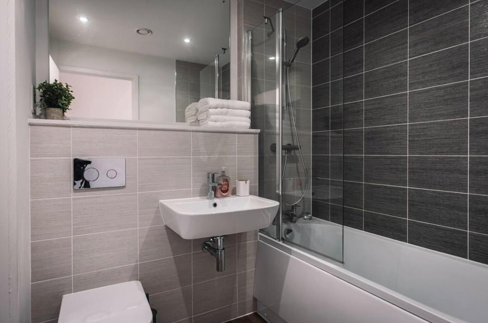 City Centre Appt-sleeps 5-free Parking & Free Wifi