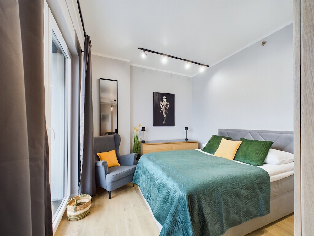 Business Apartment Parking by Renters view 2