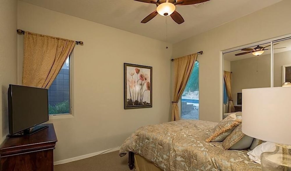 South by Southwest - Signature Vacation Rentals