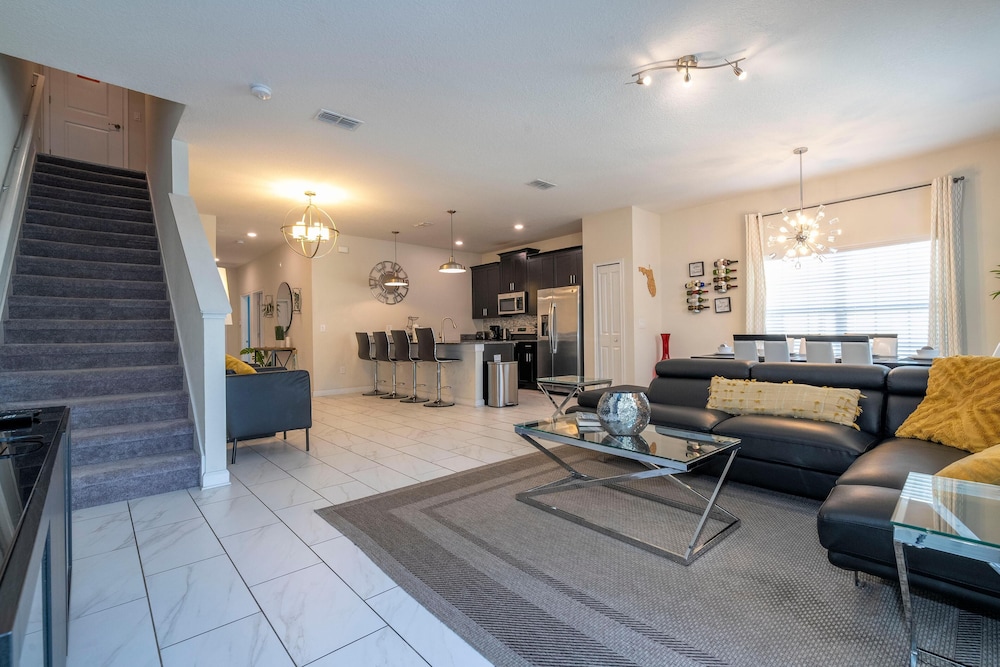 3085 TS - Opulent 5 BR Townhome Private Pool