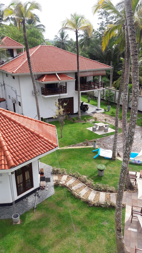 Helis Place