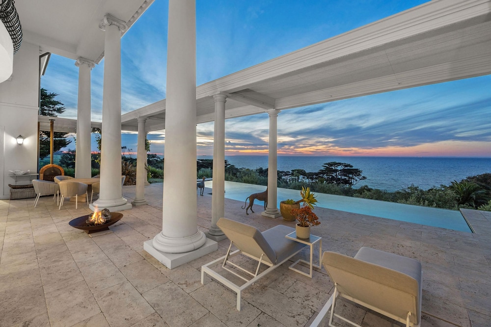 The Bay Crest Manor Views Pool Beach