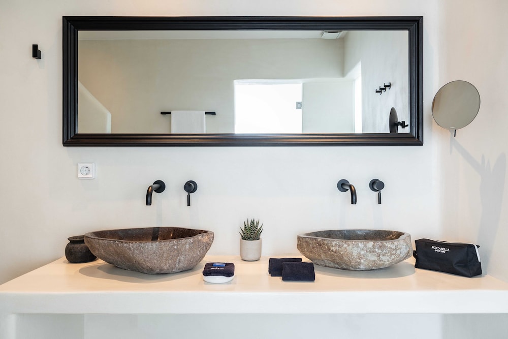 Rocabella Santorini Hotel & SPA 2