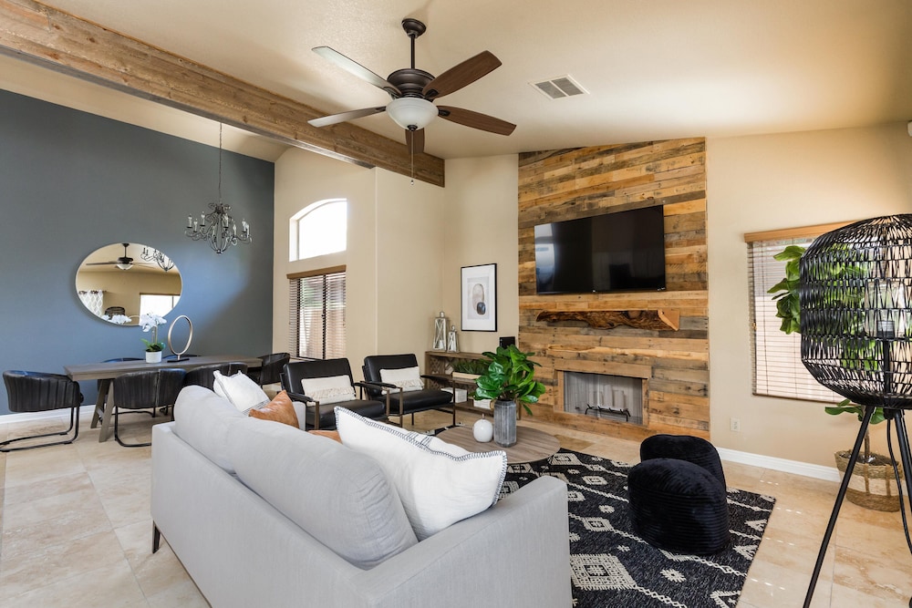 Scottsdale Oasis- Pool - Game Room - Putting Green