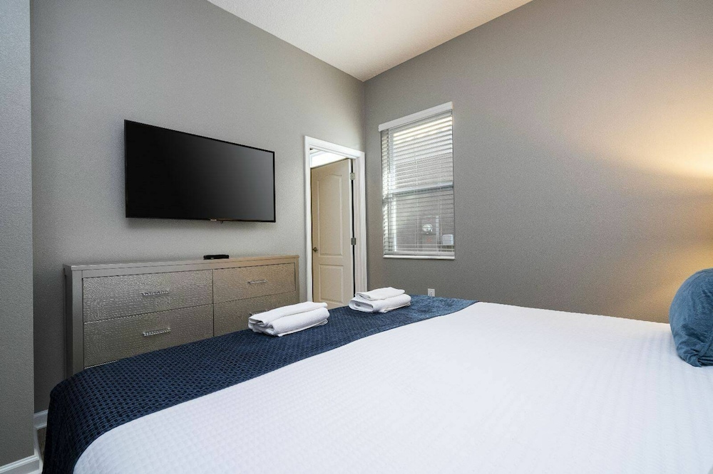 Solterra 12bd 11 5bat Sleeps24 Disney Pool Spa