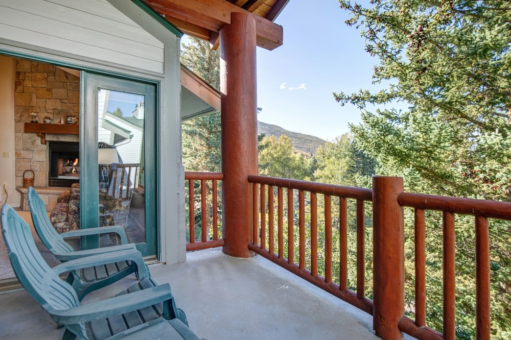 Snow Flower 028 3 Bedroom Condo by RedAwning view 4