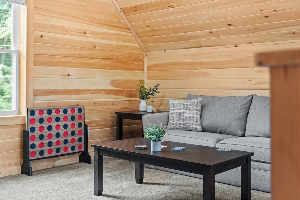 Nittany Cabin by Avantstay Lakefront, View, Firepit