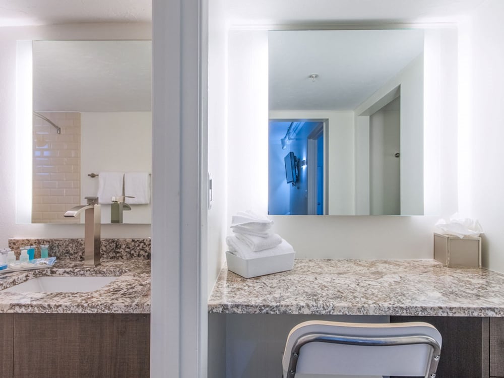 Orlando Vacations - Hibiscus Suites - Gateway to Siesta Key - Property Image 28