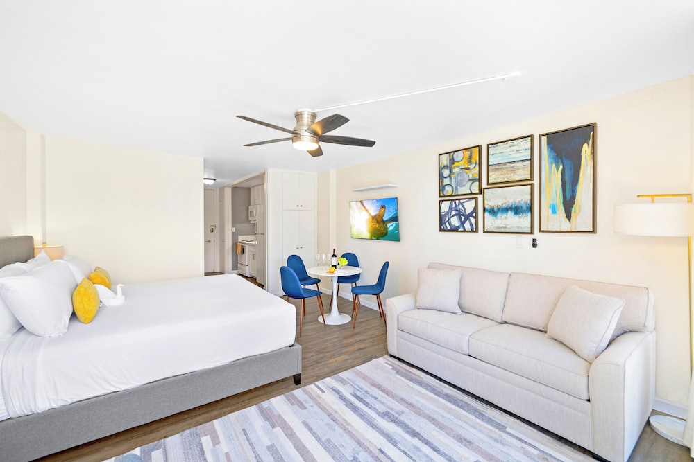 Ilikai Marina Studios by Midway Vacations
