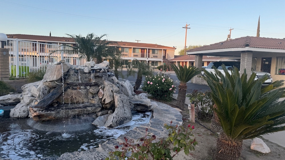 PACIFIC EXPRESS INN