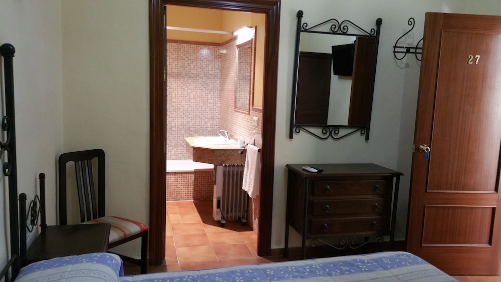 Hostal Restaurante el Lirio