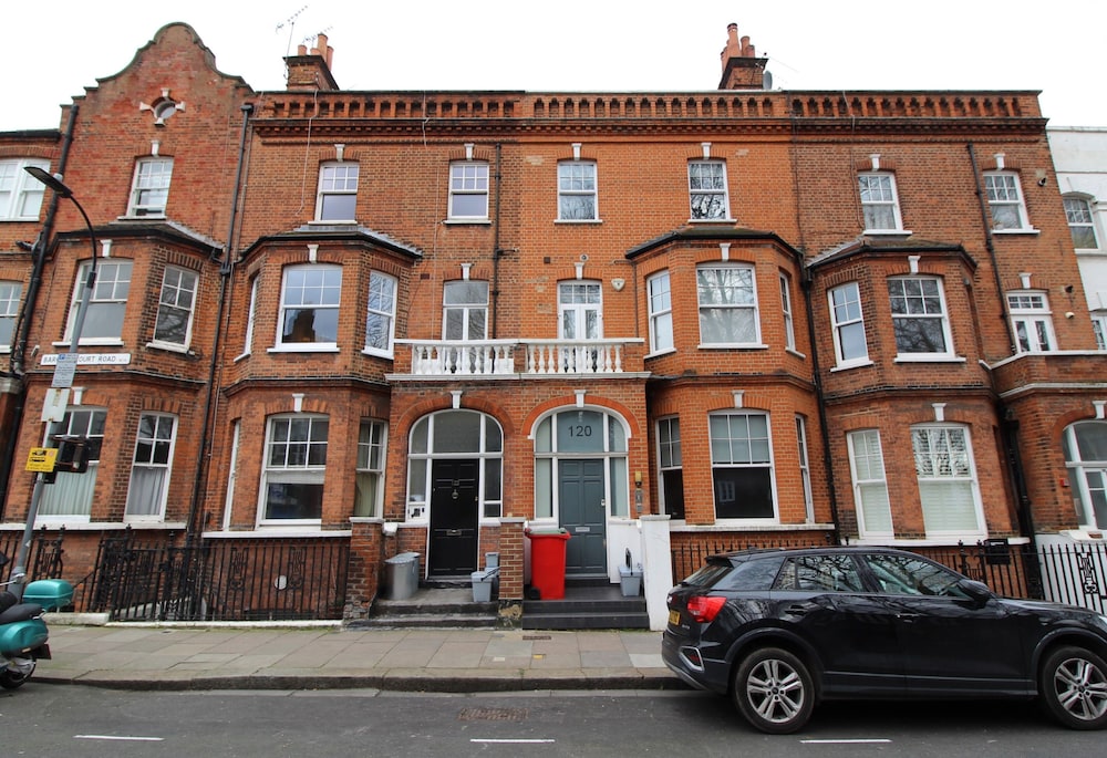 Barons Court Apartments by Viridian Apartments
