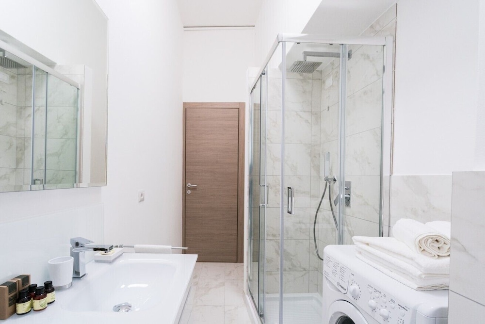 Garibaldi 24 Apartments by Rent all Como