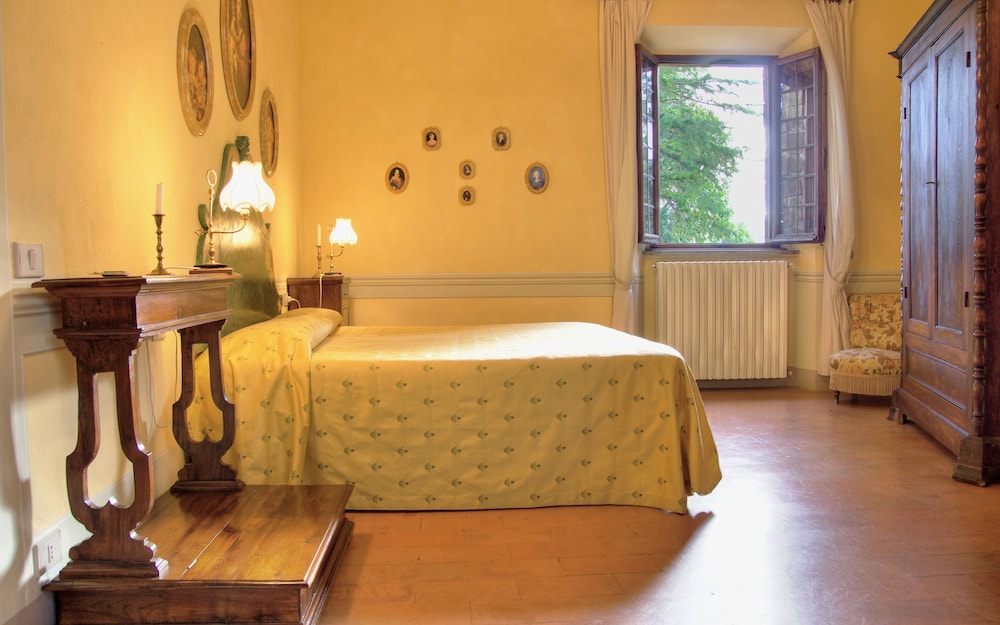 Castello Di Petroia Relais view 3