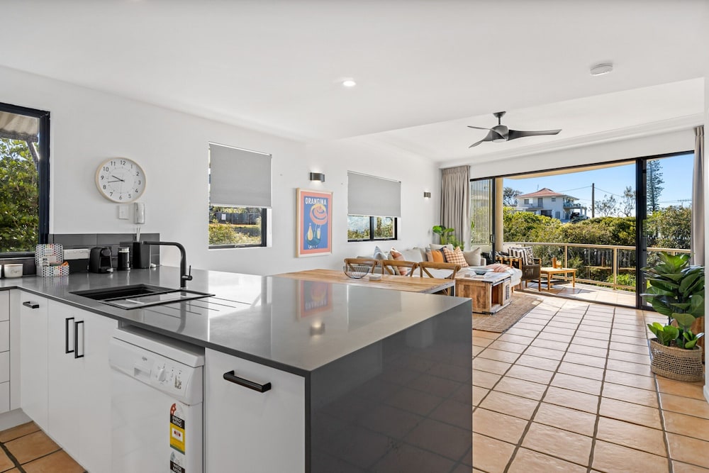 Pristine 2-bed Apartment With Pool and Balcony