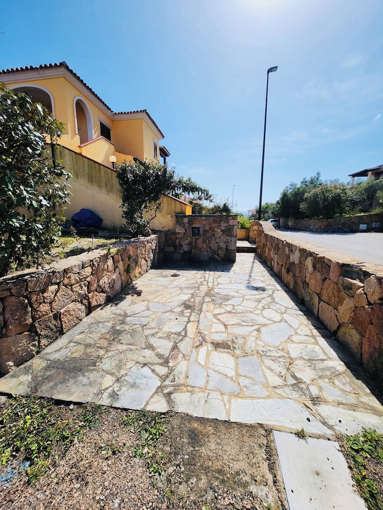 Casa Vacanza The Swing Lu Fraili view 5