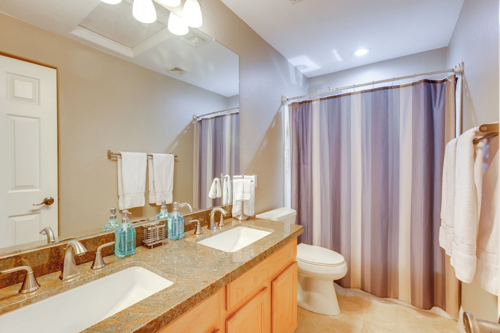 Private Yard & Fairway View: Phoenix Golf Retreat!