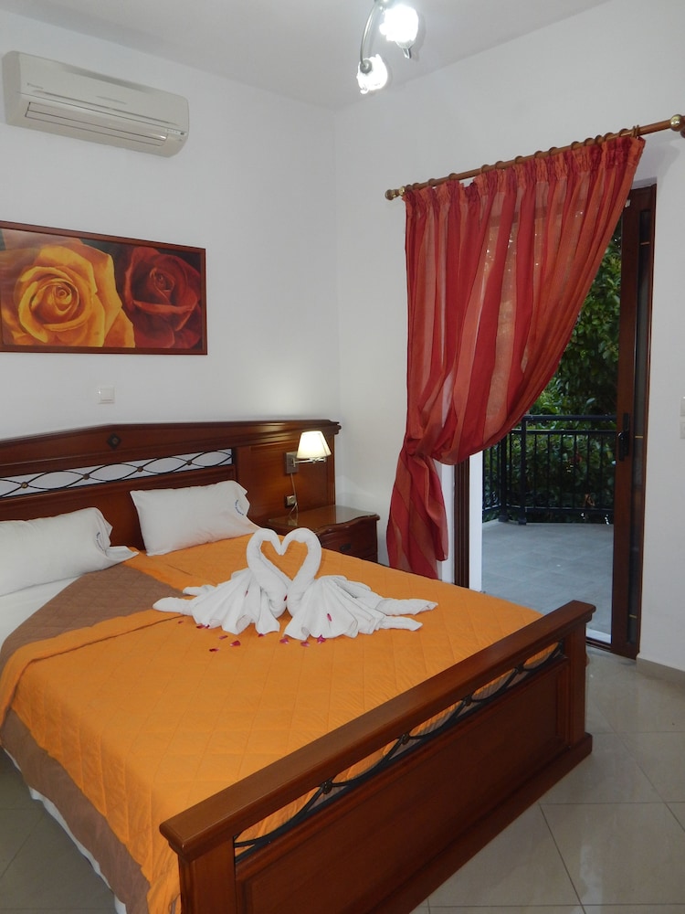 Kaloni village apartments
