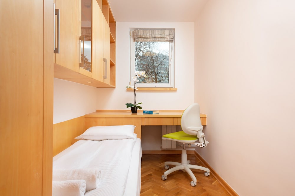 Apartment Esperanto Warsaw by Renters view 5