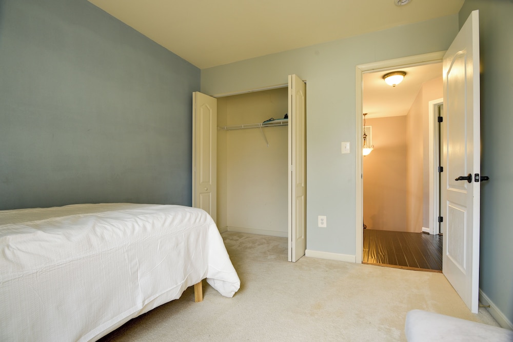 54 Mi to Dtwn DC: Spacious Family Home!