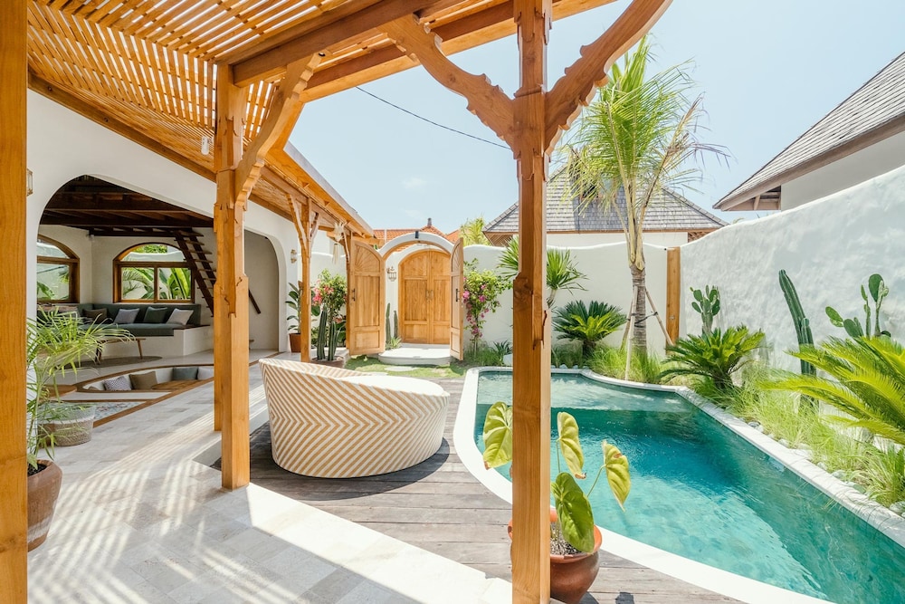 Villa Canggutopia 4 by Alfred in Bali - Relaxing 1BR Private Pool Villa 5min to Echo Beach